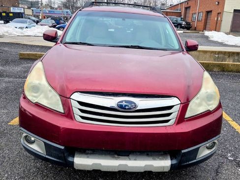 Used 2011 Subaru Outback 2.5i Limited AWD/4WD image 2