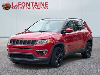 Used 2018 Jeep Compass Latitude image 1
