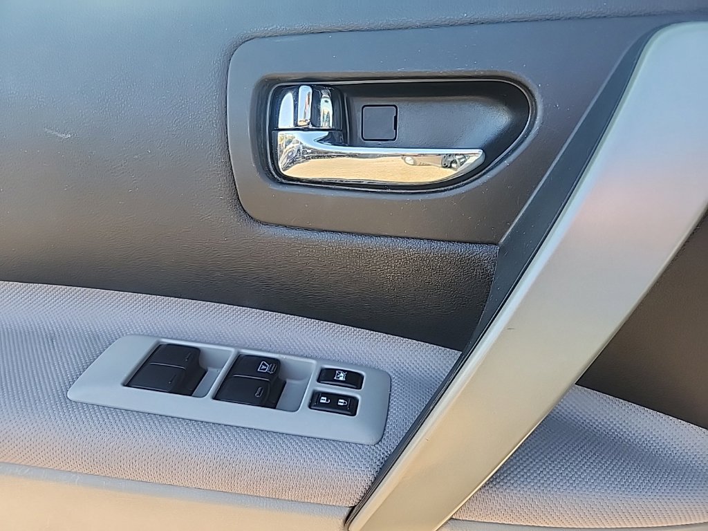 Used 2015 Nissan Rogue S w/ Convenience Package FWD image 25