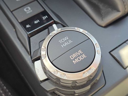 Certified 2026 Toyota 4Runner SR5 AWD/4WD image 38