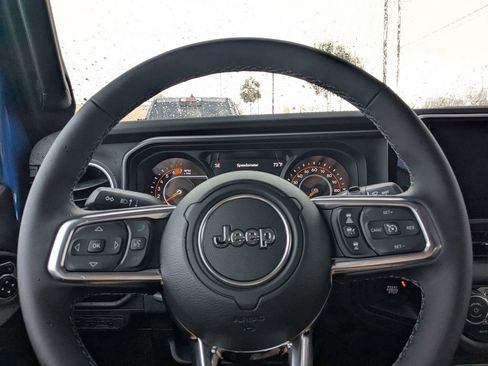 New 2026 Jeep Wrangler Unlimited Sahara AWD/4WD image 18