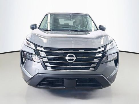 Used 2024 Nissan Rogue S AWD/4WD image 2