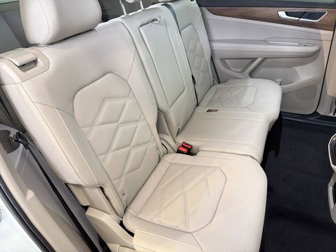 New 2026 Volkswagen Atlas SE FWD image 28