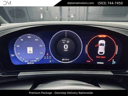 Used 2025 Porsche Macan 4 Electric w/ Premium Package AWD/4WD image 33