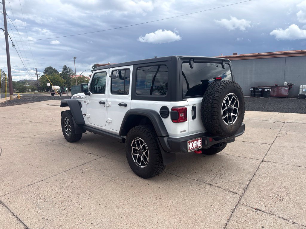 Used 2024 Jeep Wrangler Unlimited Rubicon w/ Convenience Group AWD/4WD image 5
