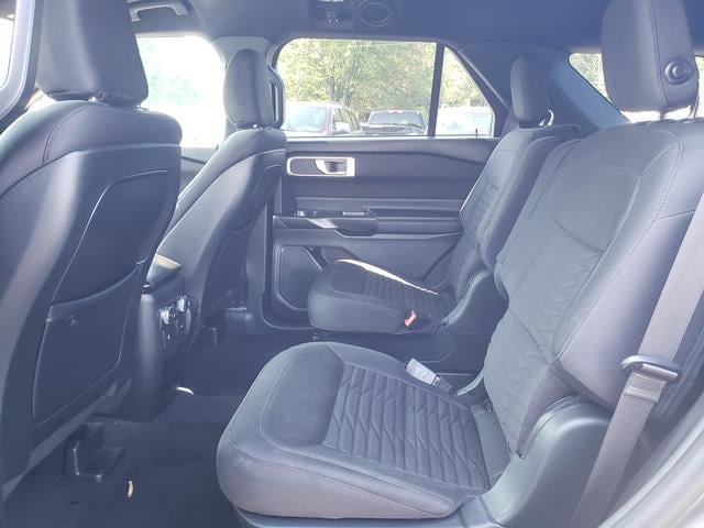 Used 2020 Ford Explorer XLT w/ Comfort Package AWD/4WD image 14