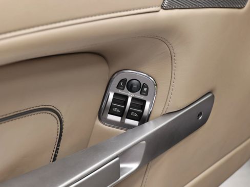 Used 2015 Aston Martin DB9 Volante Carbon Edition Convert image 12