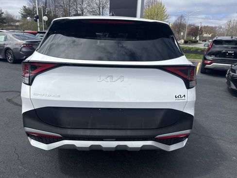 Used 2023 Kia Sportage EX FWD image 4