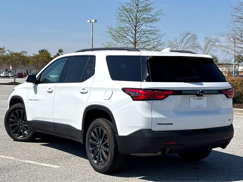 Used 2023 Chevrolet Traverse RS image 23