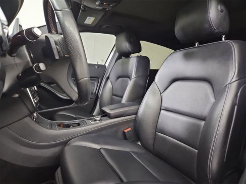 Used 2018 Mercedes-Benz GLA 250 4MATIC image 16