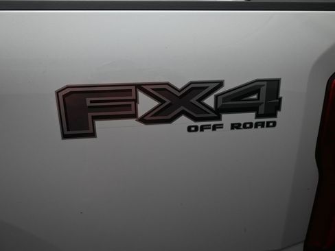 New 2026 Ford F250 Lariat w/ Black Appearance Package image 23