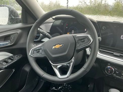 New 2026 Chevrolet Trax LT w/ Driver Confidence Package FWD image 21