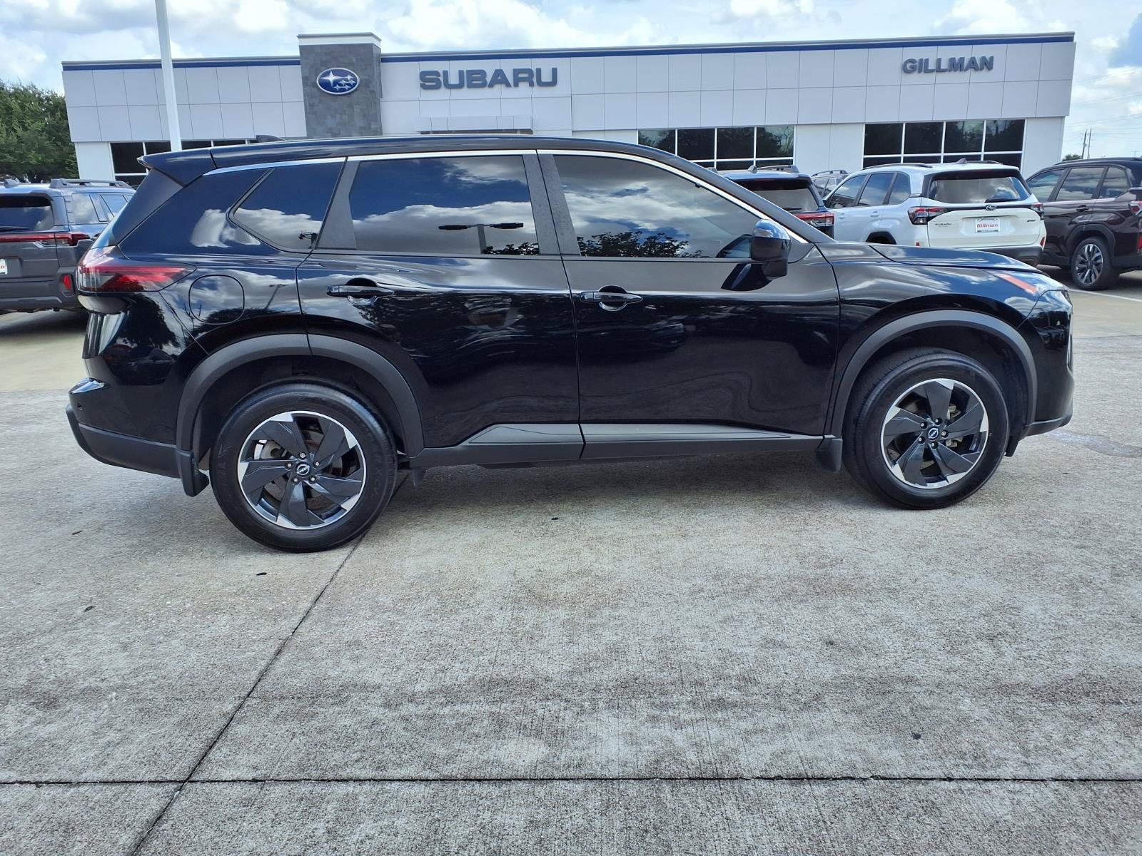 Used 2024 Nissan Rogue SV FWD image 26