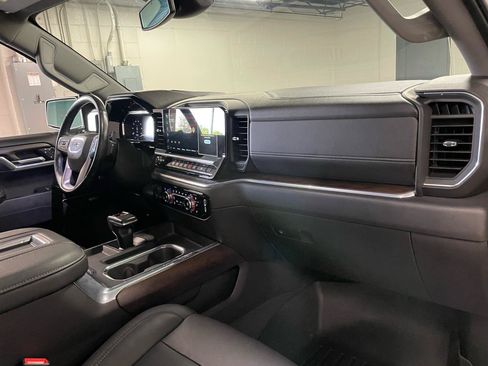 Used 2022 GMC Sierra 1500 SLT w/ SLT Premium Plus Package AWD/4WD image 28