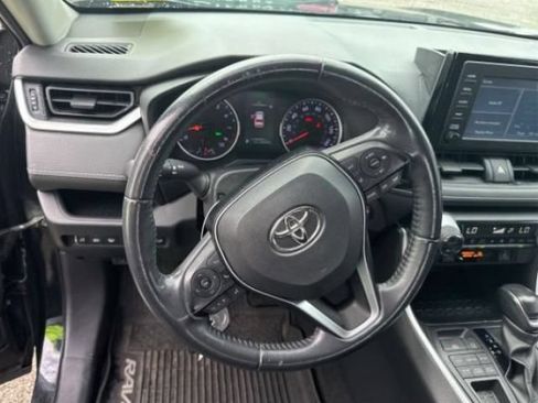 Used 2019 Toyota RAV4 XLE w/ Convenience Package AWD/4WD image 3