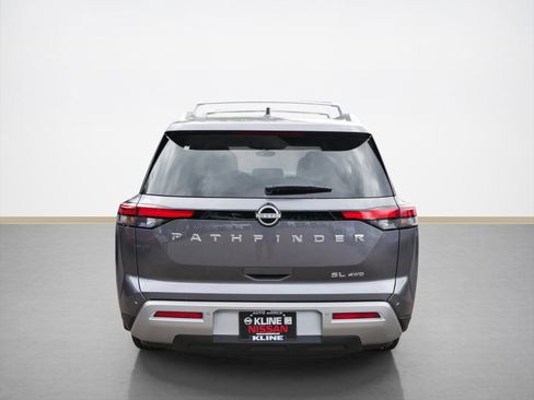 New 2025 Nissan Pathfinder SL image 3