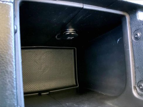 Used 2018 Jeep Wrangler Unlimited Sahara image 34