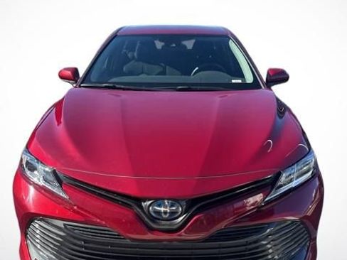 Used 2020 Toyota Camry LE image 1