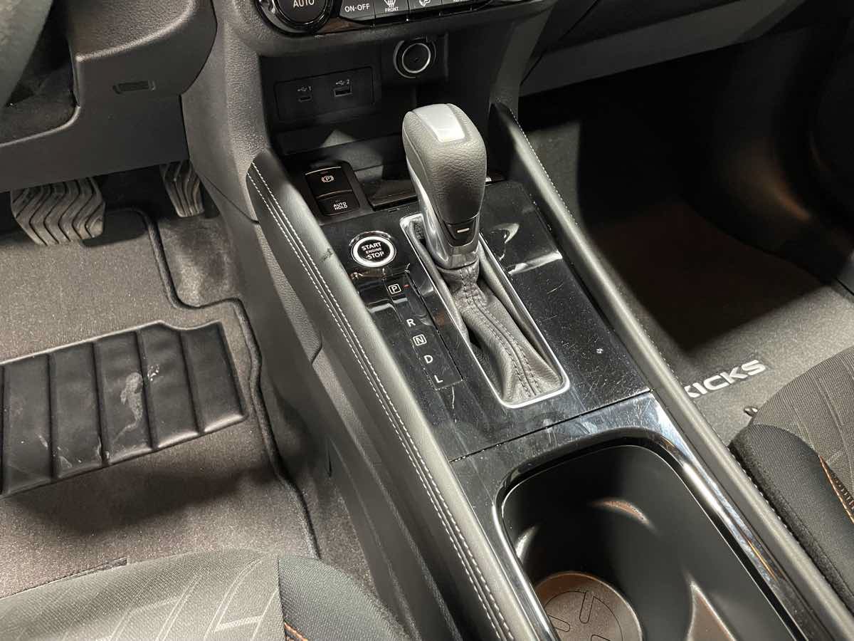 Used 2023 Nissan Kicks SR FWD image 13