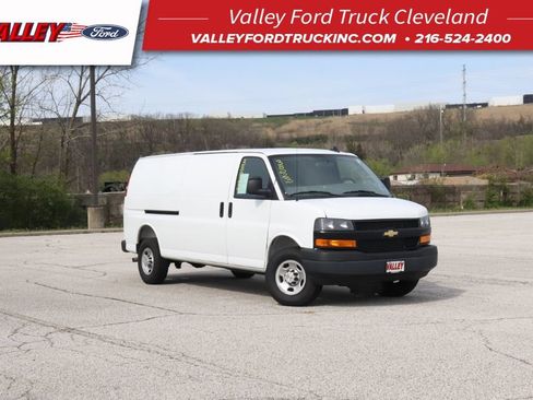 Used 2025 Chevrolet Express 2500 Extended w/ Driver Convenience Package RWD image 1