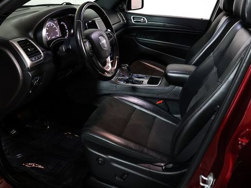 Used 2021 Jeep Grand Cherokee Laredo X AWD/4WD image 12