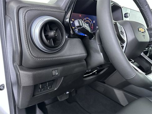 New 2025 Chevrolet Colorado LT w/ LT Convenience Package image 18