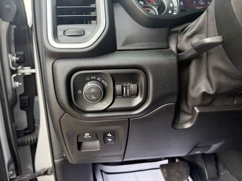 Used 2019 RAM 1500 Big Horn image 34