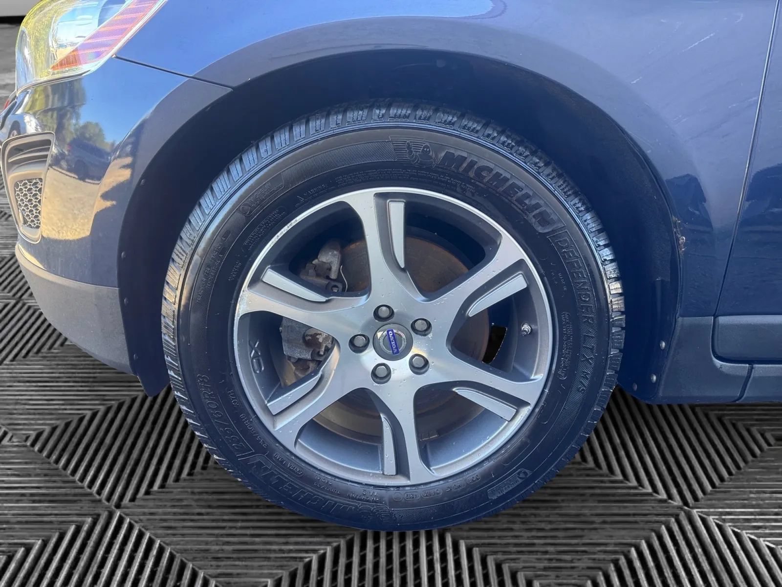 Used 2013 Volvo XC60 T6 AWD/4WD image 9