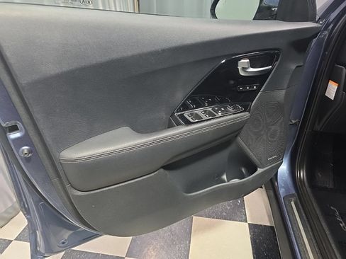 Used 2020 Kia Niro EX Premium FWD image 15