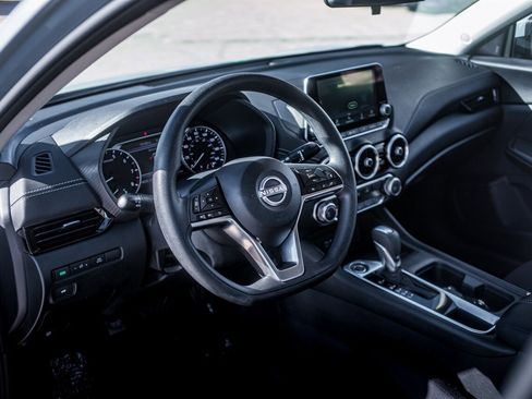 Used 2024 Nissan Sentra SV image 11