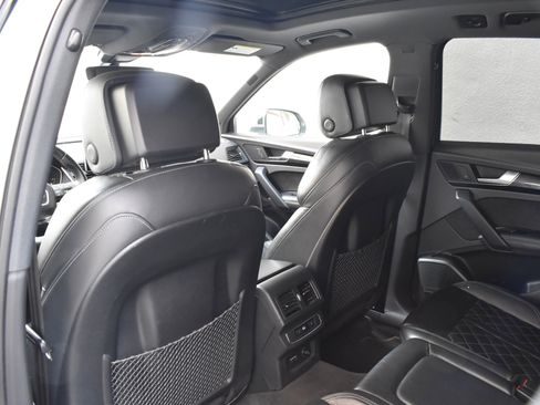 Used 2020 Audi SQ5 Premium Plus w/ Premium Plus Package image 24