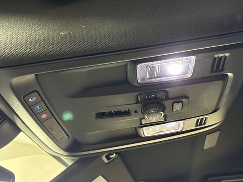 Certified 2025 Chevrolet Suburban Premier AWD/4WD image 41