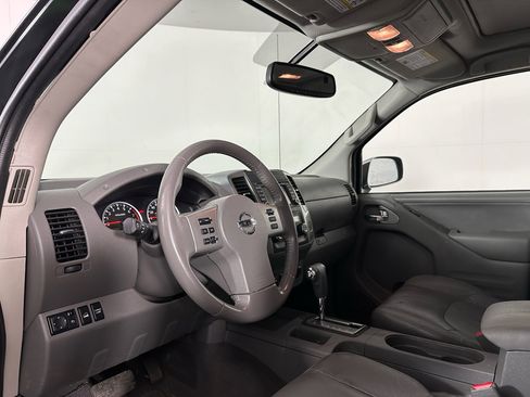 Used 2019 Nissan Frontier SL AWD/4WD image 3