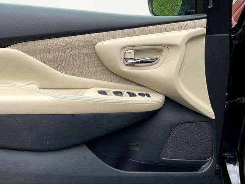 Used 2024 Nissan Murano SV FWD image 19