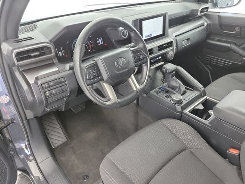 Used 2025 Toyota 4Runner SR5 AWD/4WD image 17