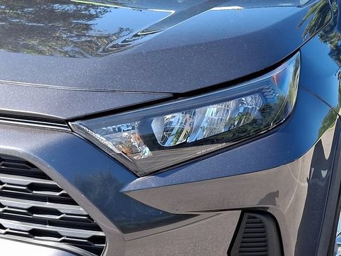 Certified 2021 Toyota RAV4 LE AWD/4WD image 9