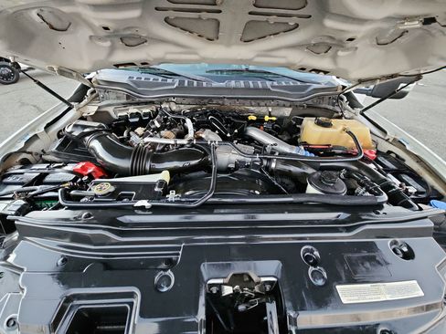 Used 2019 Ford F550 2D Standard Cab XL DRW image 17