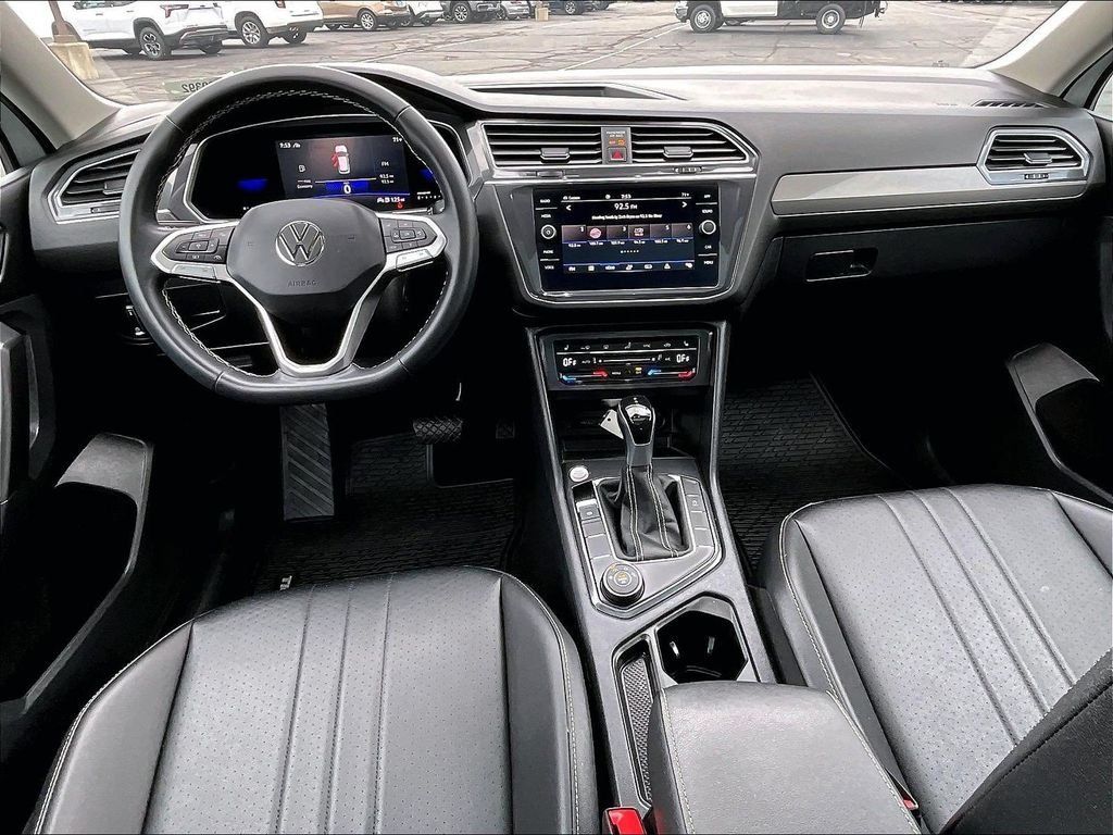 Used 2023 Volkswagen Tiguan SE AWD/4WD image 20