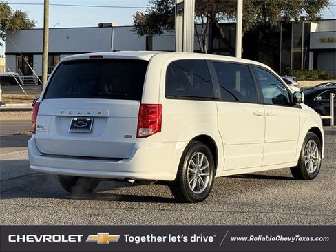 Used 2016 Dodge Grand Caravan SE image 6