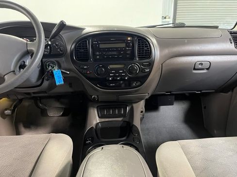Used 2005 Toyota Sequoia SR5 RWD image 19