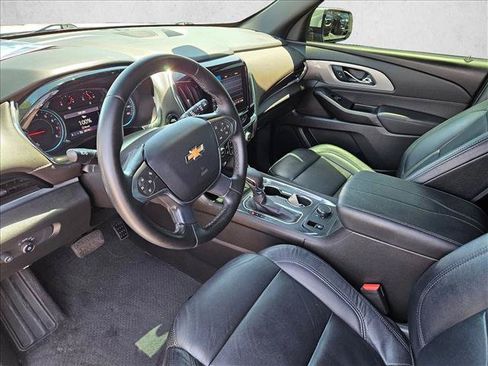Used 2023 Chevrolet Traverse LT FWD image 10