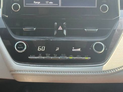 Used 2019 Toyota Corolla SE FWD image 17