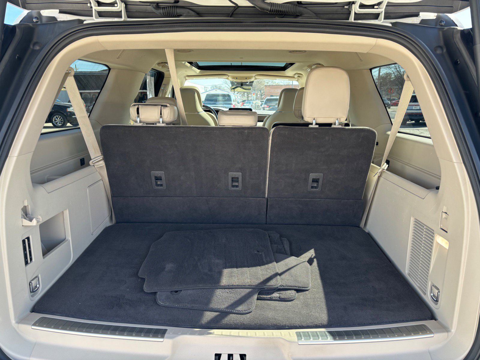 Used 2020 Lincoln Navigator L Reserve w/ Luxury Package AWD/4WD image 7