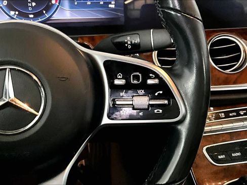 Used 2020 Mercedes-Benz E 350 4MATIC Sedan image 25
