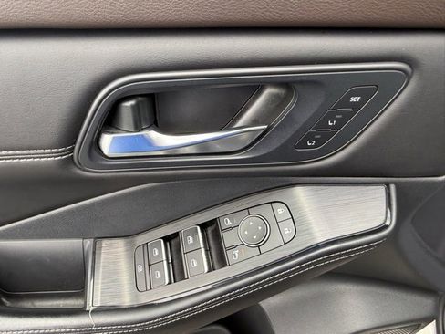 Certified 2022 Nissan Rogue SL w/ SL Premium Package image 13