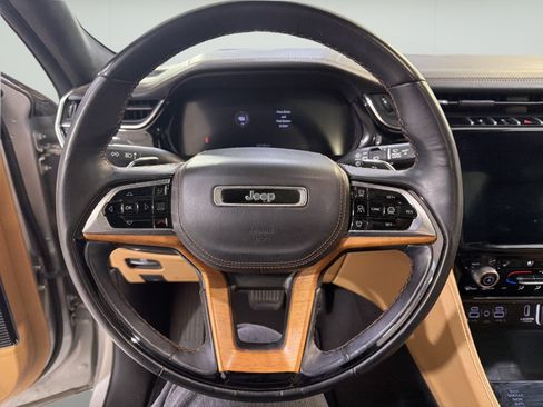 Used 2023 Jeep Grand Cherokee L Summit AWD/4WD image 17
