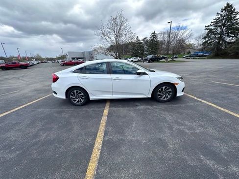 Used 2018 Honda Civic EX image 2