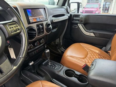 Used 2015 Jeep Wrangler Unlimited Sport w/ Quick Order Package 24S AWD/4WD image 43