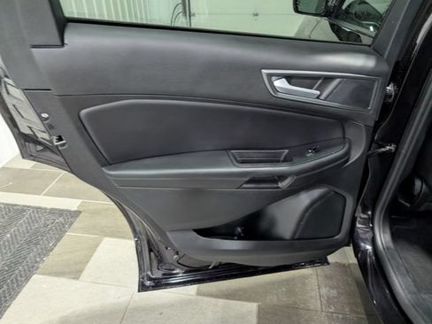 Used 2024 Ford Edge SE w/ Cargo Accessory Package AWD/4WD image 8