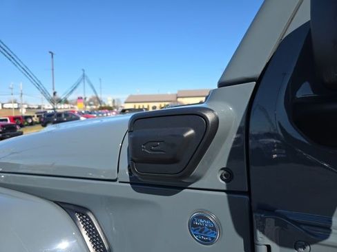 Used 2025 Jeep Wrangler Unlimited Sahara w/ Safety Group image 54